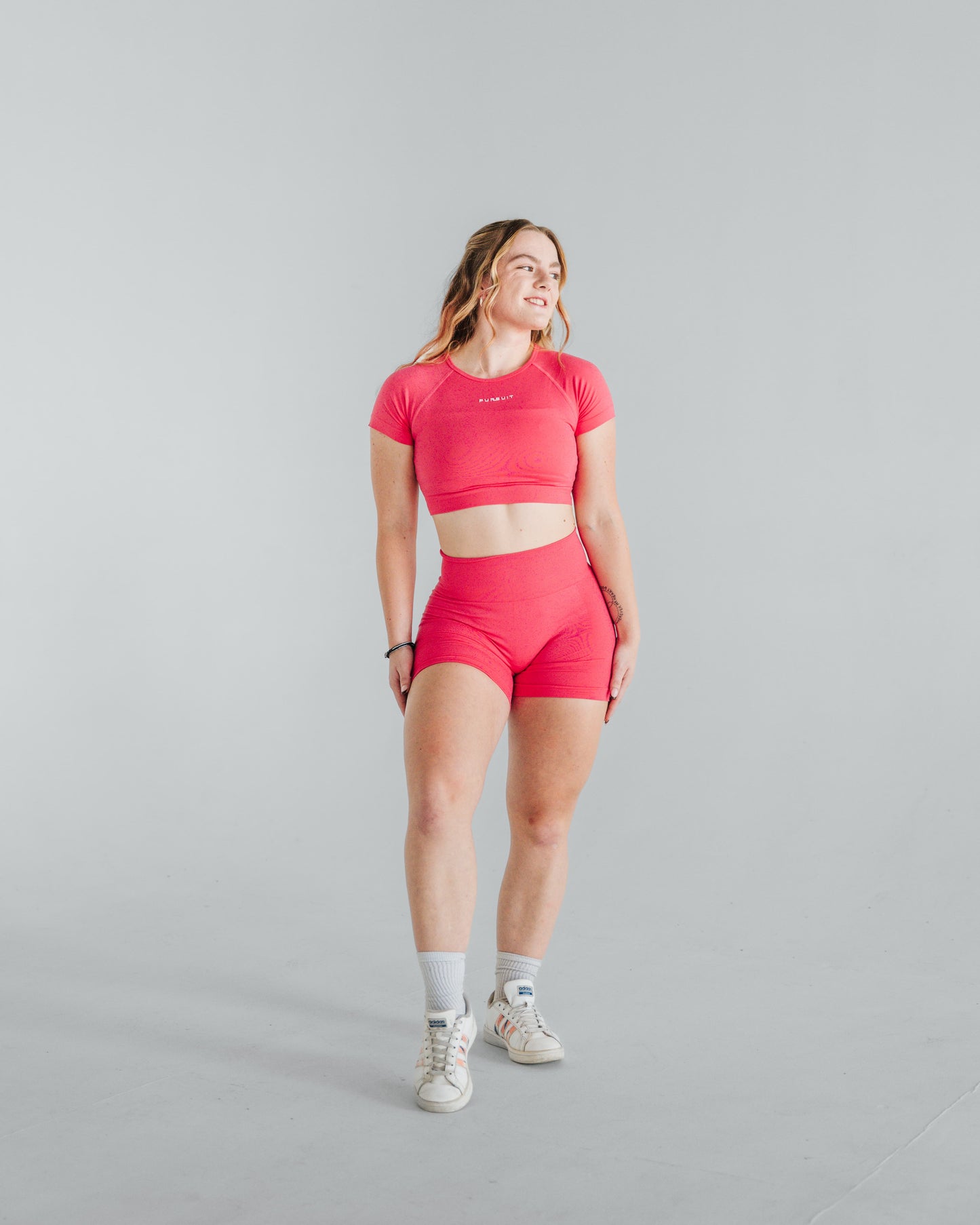 Identity Seamless Crop - Hot Pink