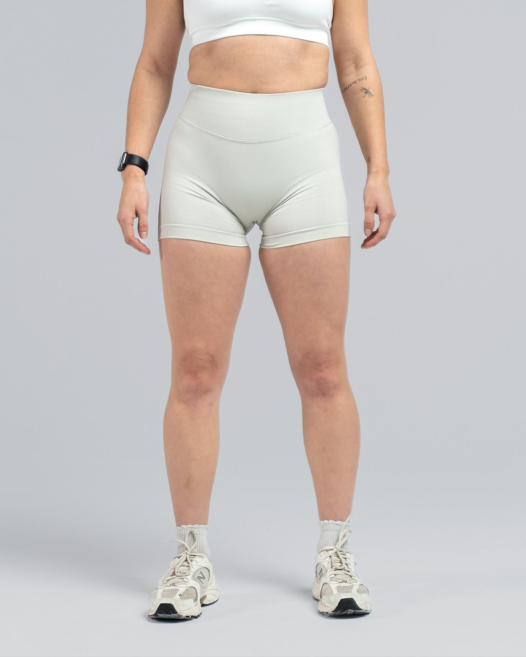 Helia Shorts - Light Grey
