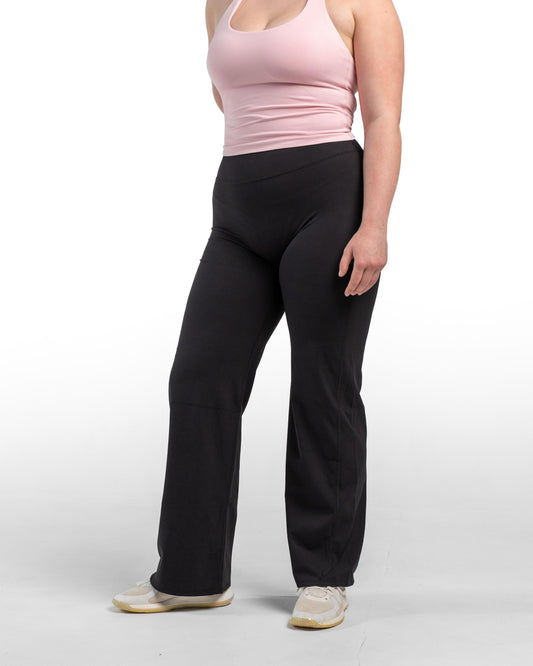 Aura Straight Leg Pants - Black
