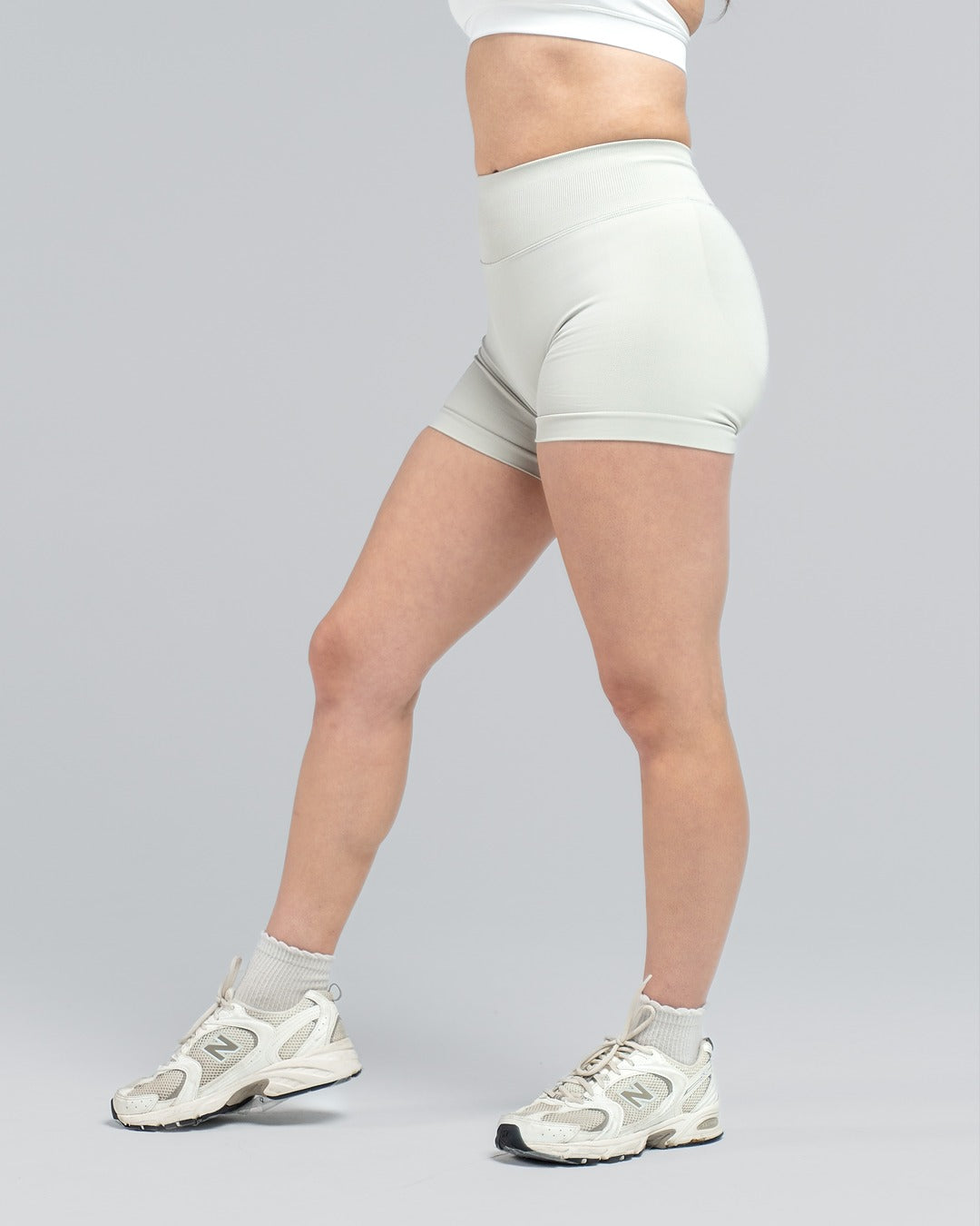 Helia Shorts - Light Grey